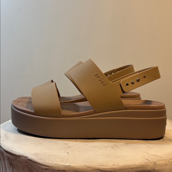 Latte/Mushroom Taupe Brown Crocs Women's Brooklyn Low Wedge Platform Sandals, 11 - Picture 2 of 11